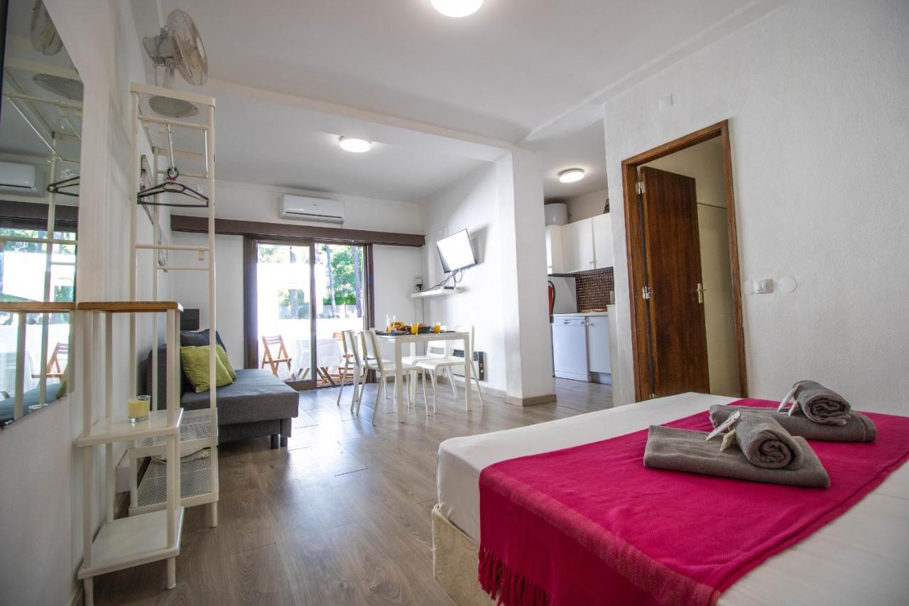 Apartment Golf With Pool By Homing